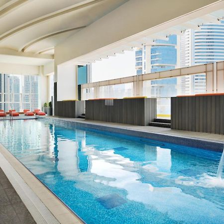 Delta Hotels By Marriott City Center Doha Exterior foto The swimming pool at the 39th floor