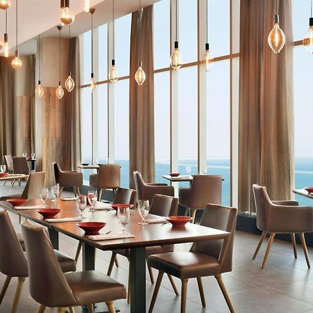 Delta Hotels By Marriott City Center Doha Exterior foto The restaurant
