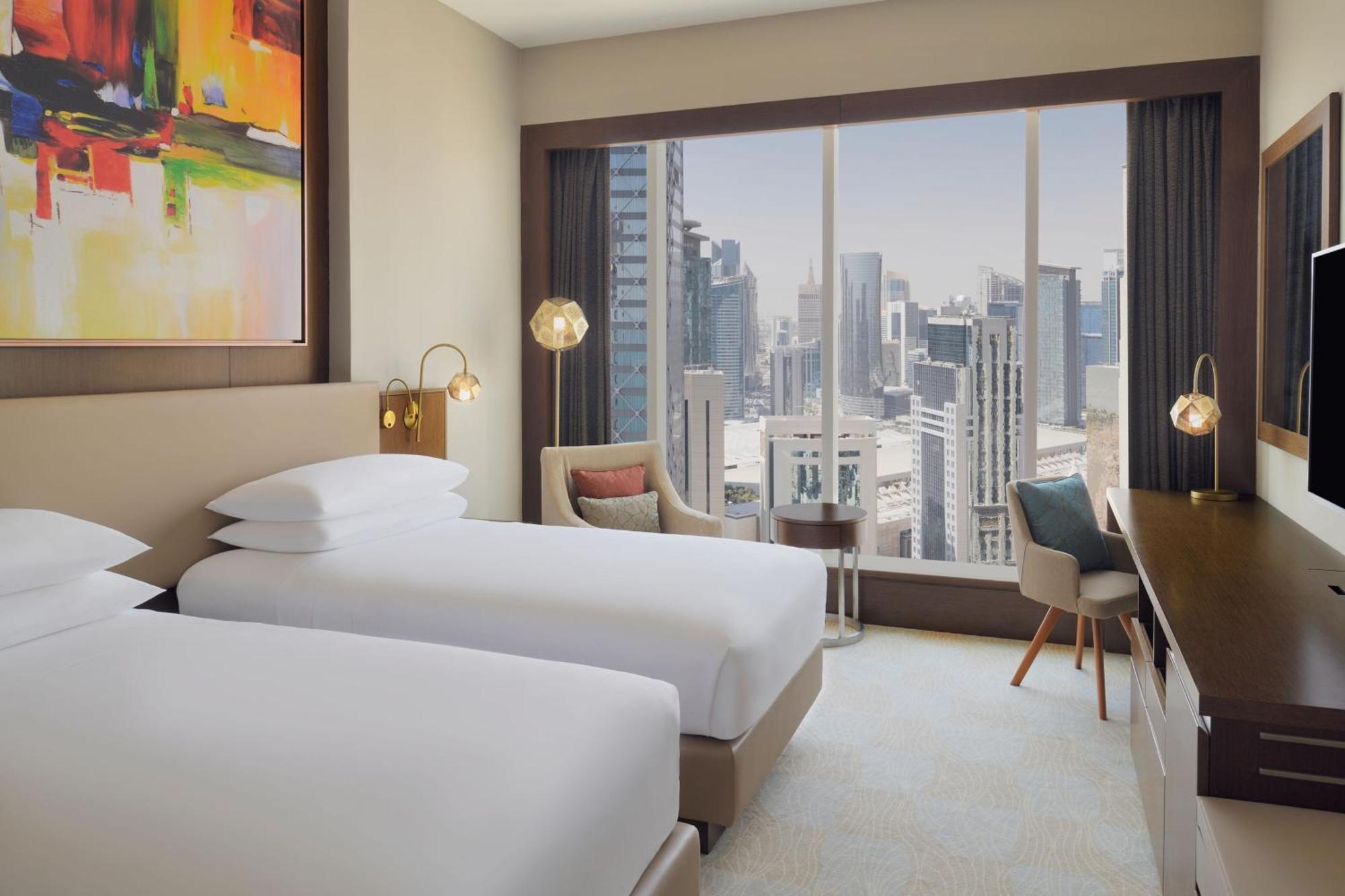 Delta Hotels By Marriott City Center Doha Exterior foto A guest room at the hotel