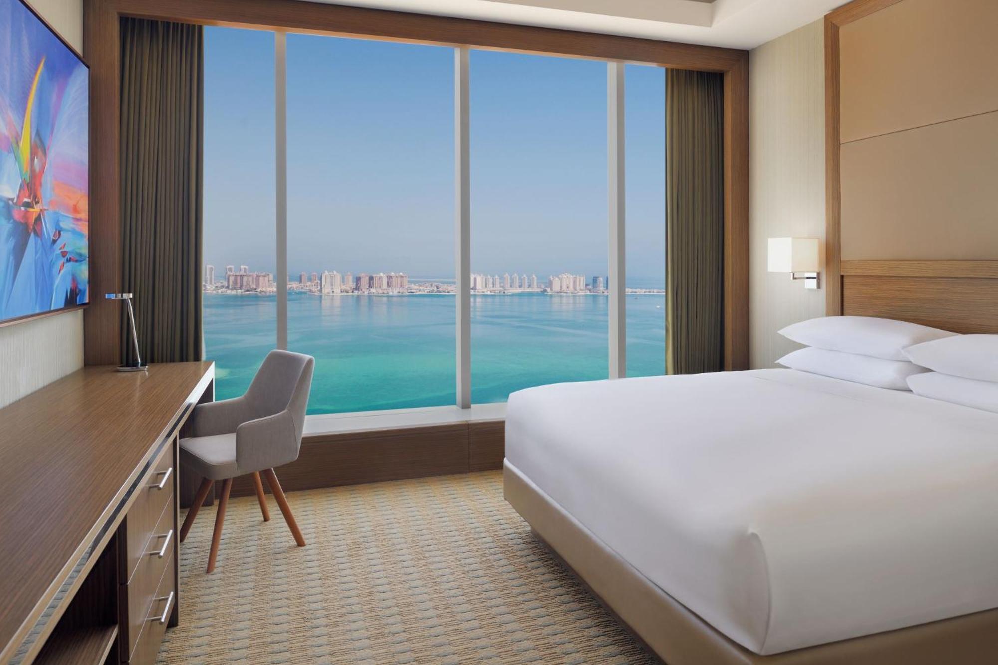 Delta Hotels By Marriott City Center Doha Exterior foto A guest room at the hotel