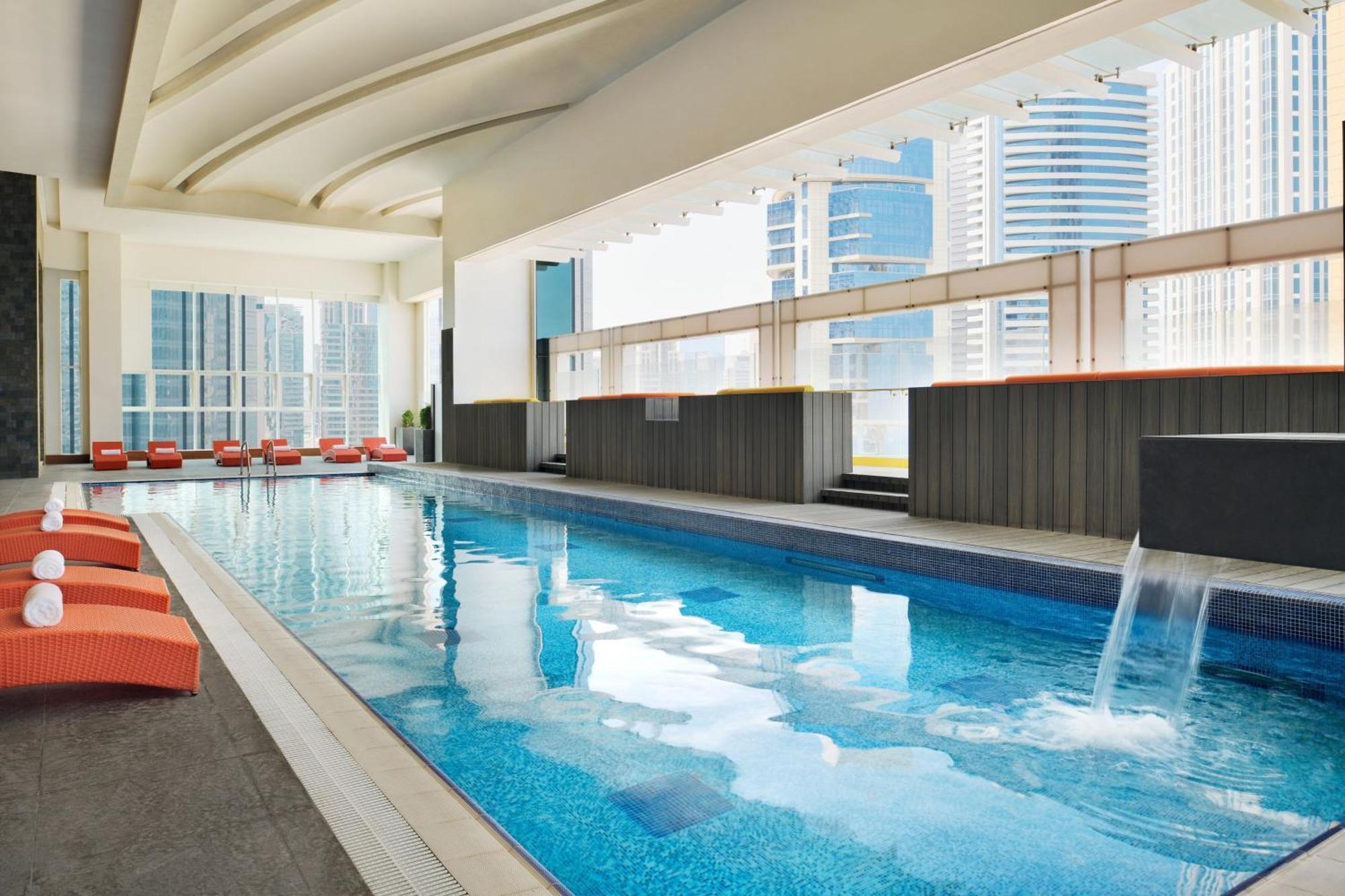 Delta Hotels By Marriott City Center Doha Exterior foto The swimming pool at the 39th floor